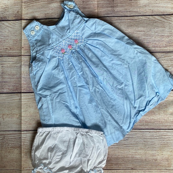 Smocked sleeveless dress - Picture 2 of 5